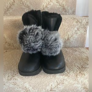 Black leather Ugg boots